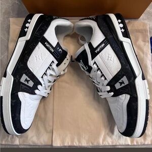 Louis Vuitton Black & White Men's Low-Top Sneakers